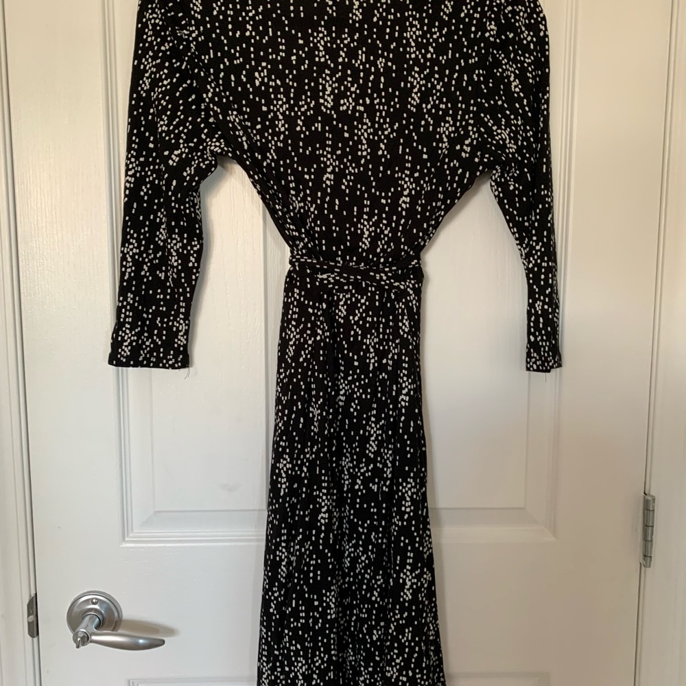 Gap black and white wrap dress size medium